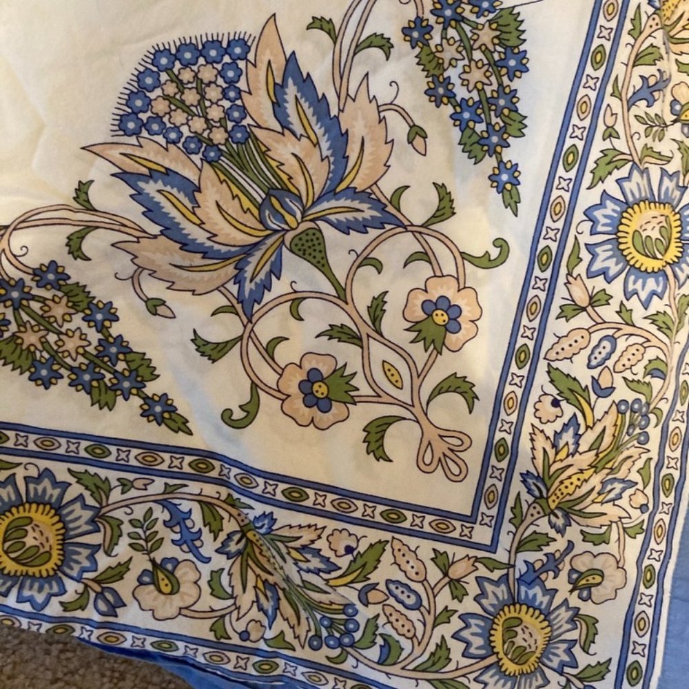 70x90" Williams Sonoma Tablecloth
